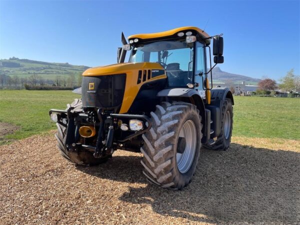 TraktorJCB 3230-65 XTRA