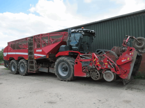 selbstfahrende Rübenerntemaschine GRIMME Rexor 6300 Platinum (RRS IV)