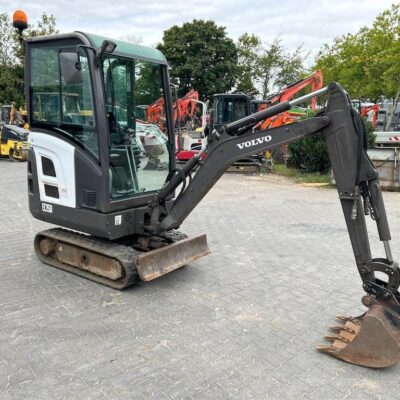 Minibaggermit Tandemanhänger (Volvo EC15D / Vlemmix)