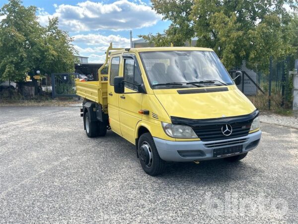 Dreiseiten-KipperMercedes 616 CDI (2002)